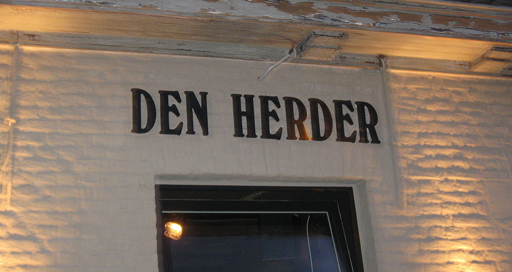 Letterschilderen'Den herder', Kuurne. Klant: Brouwerij Omer Vander Ghinste.