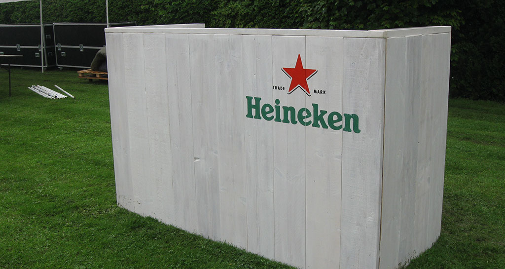 Steigerhout bar/dj-module. Klant: Heineken, Jet Import.