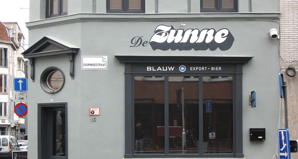 Letterschilderen "de Zunne". Klant: Brouwerij Omer Vander Ghinste.